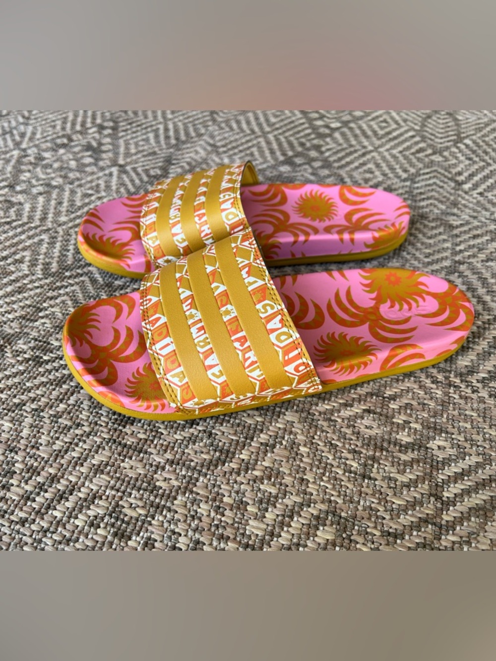 Farm Rio x Adidas Pink Yellow Sunburst Slide Sandals Womens Size 7 Tropical